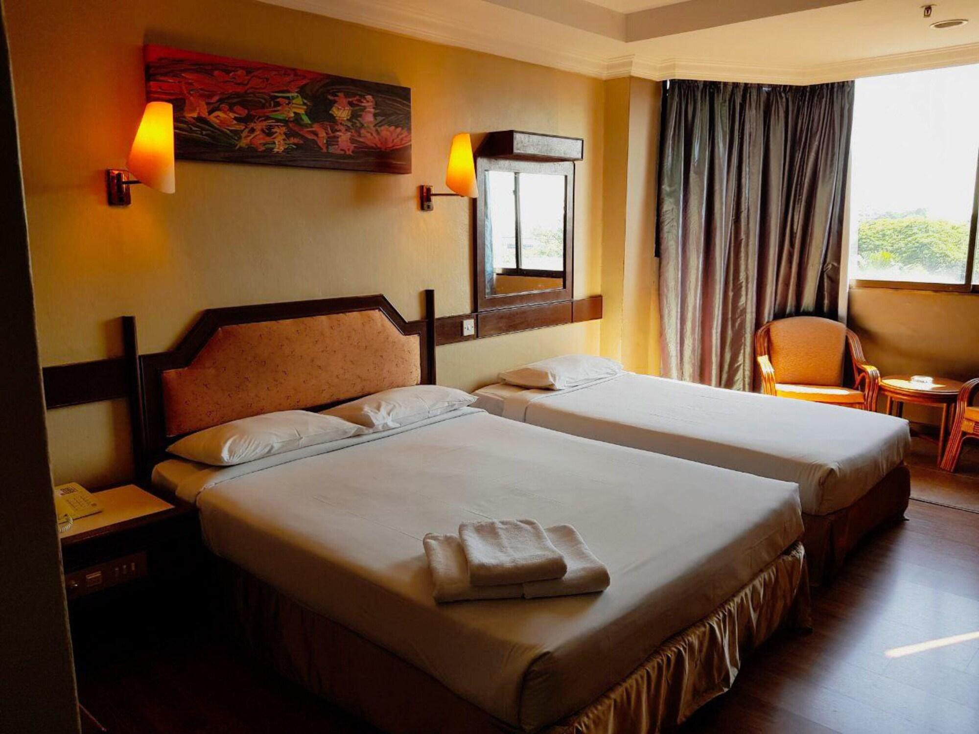 Hotel Grand Crystal Alor Setar Extérieur photo