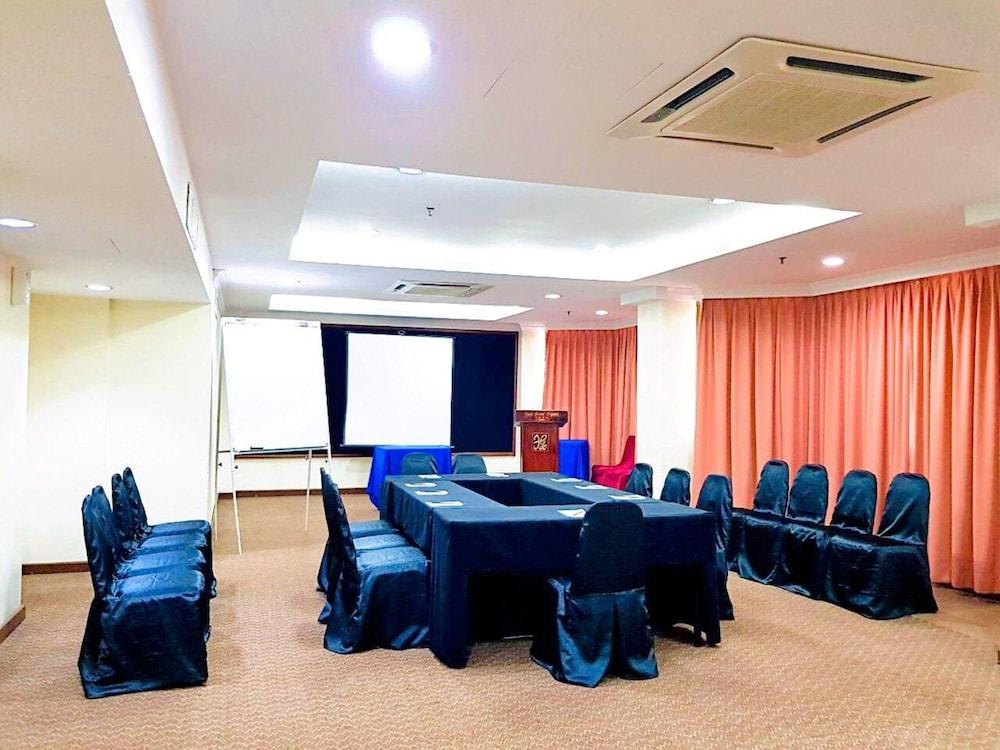 Hotel Grand Crystal Alor Setar Extérieur photo