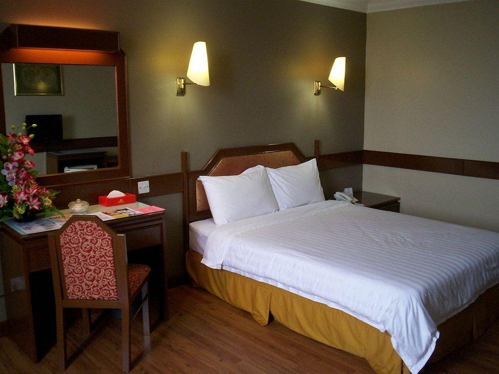 Hotel Grand Crystal Alor Setar Extérieur photo