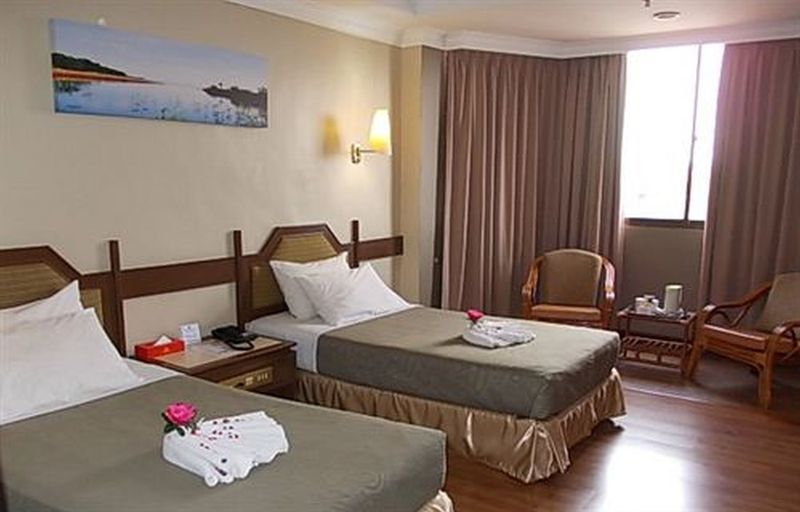 Hotel Grand Crystal Alor Setar Extérieur photo
